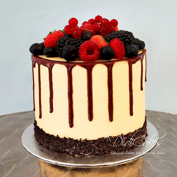 Stunning Fruit and Sponge Cake